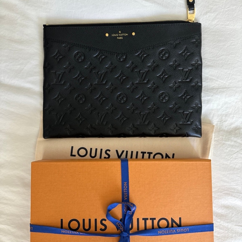 [AUTHENTIC] Louis Vuitton Black Empriente Daily Pouch